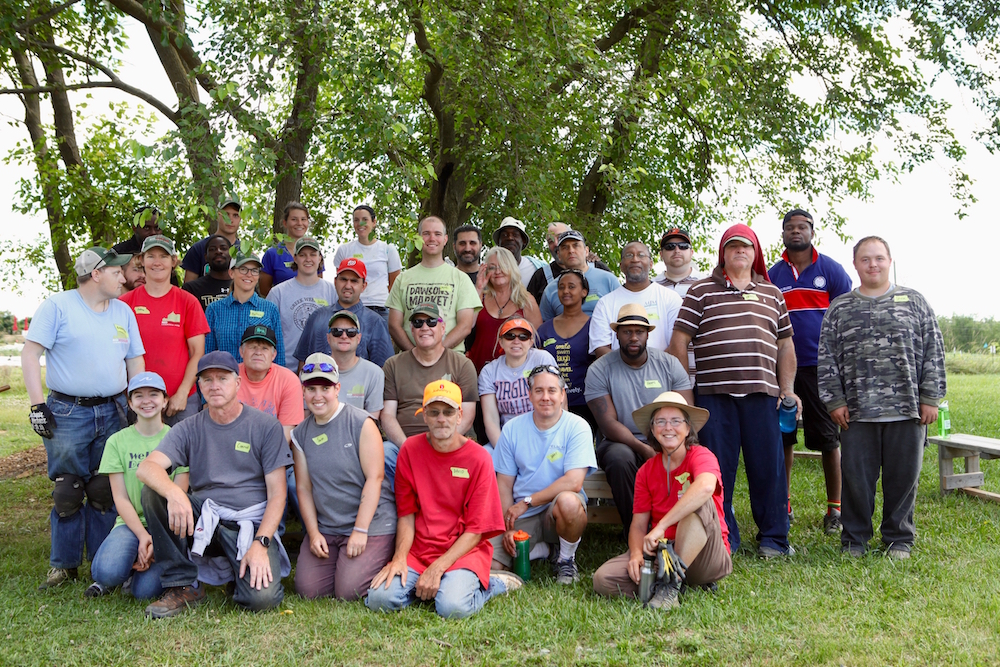 Group photo volunteers and growers